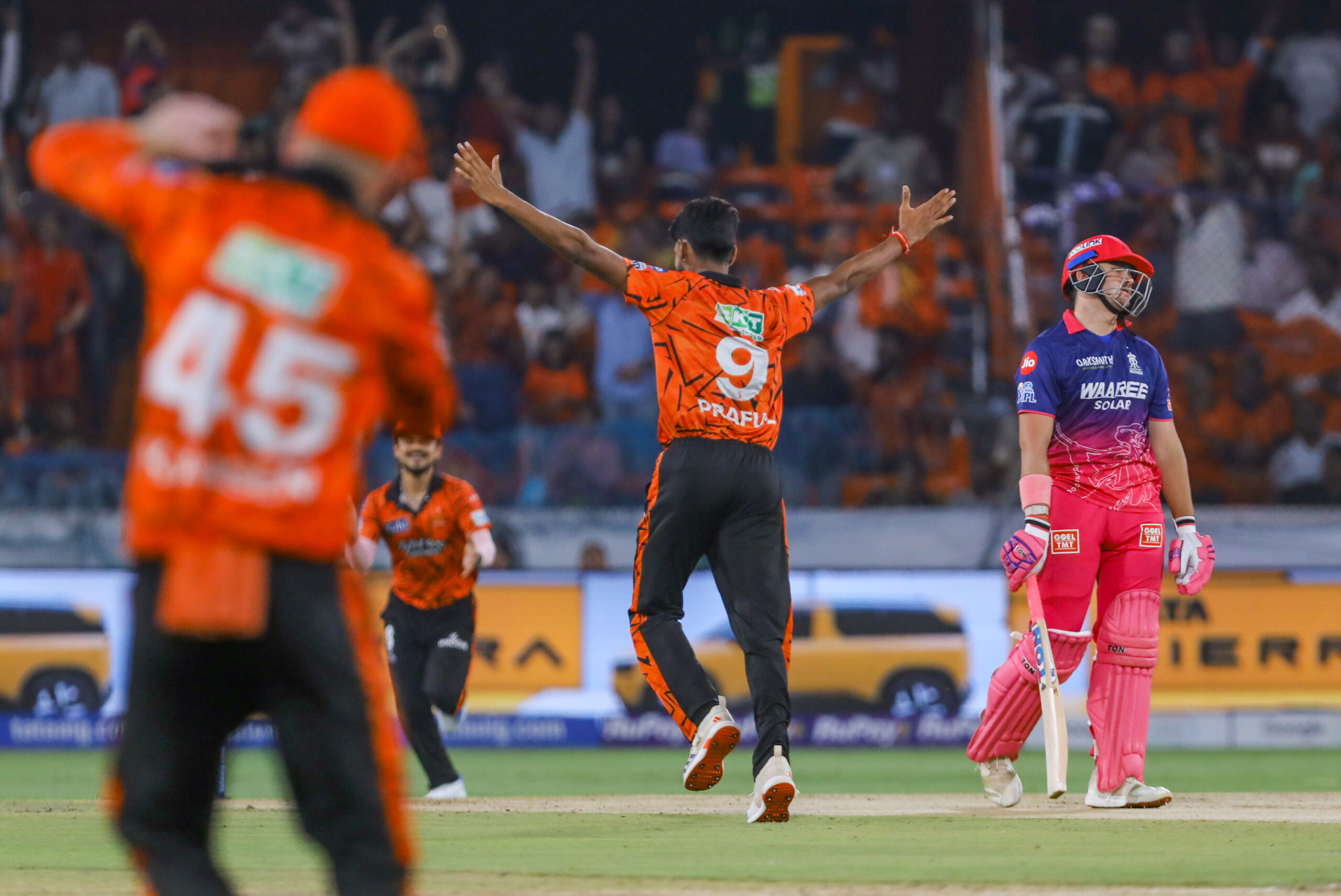 Hyderabad: Sunrisers Hyderabad's Praful Hinge celebrates the dismissal of Rajasthan Royals' Lhuan-dre Pretorius during the Indian Premier League 2026 match between Sunrisers Hyderabad and Rajasthan Royals, at Rajiv Gandhi International Stadium, in Hyderabad on Monday, April 13, 2026. (Photo: IANS)
