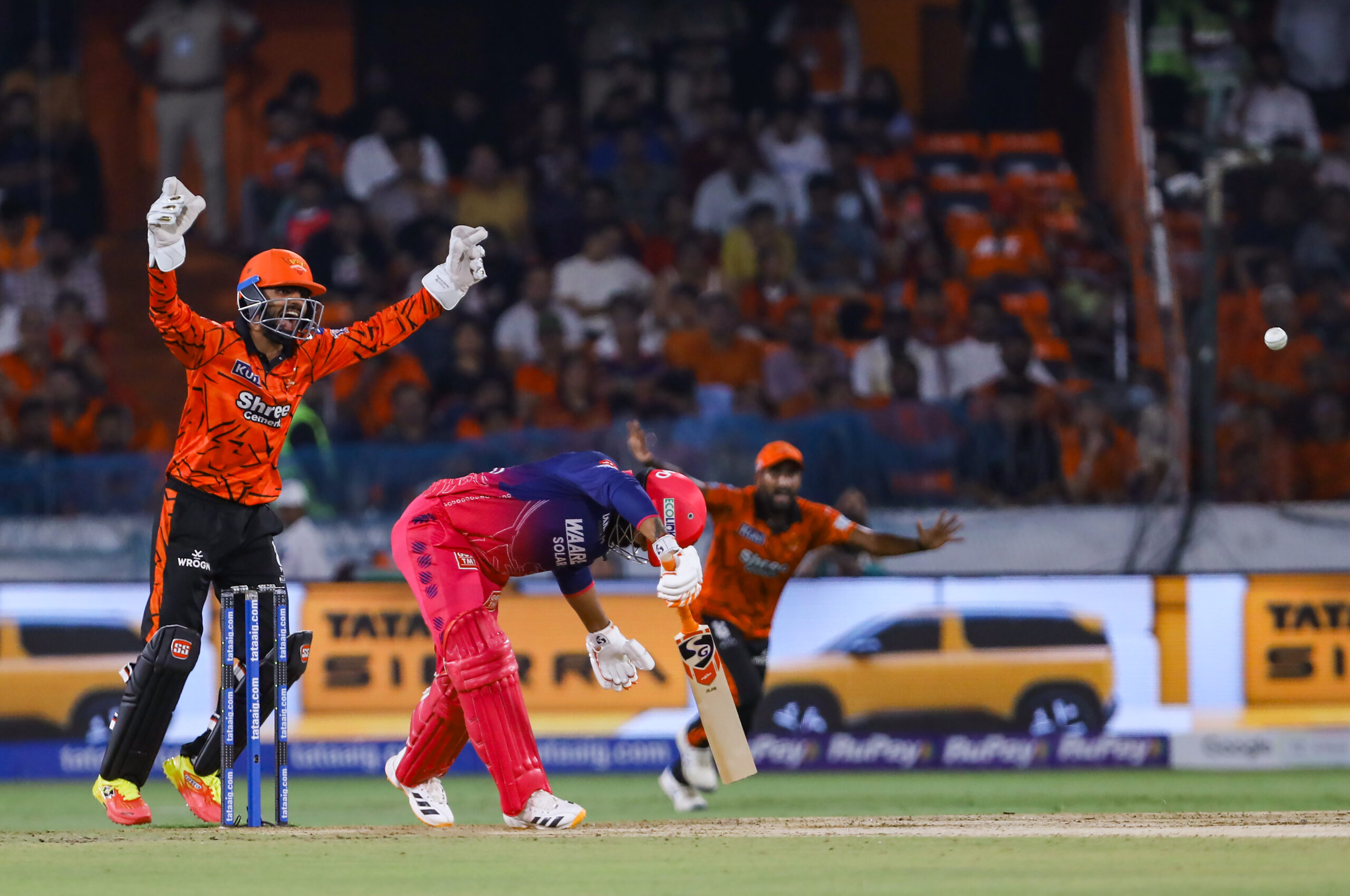 Hyderabad: Sunrisers Hyderabad's wicketkeeper Salil Arora appeals during the Indian Premier League 2026 match between Sunrisers Hyderabad and Rajasthan Royals, at Rajiv Gandhi International Stadium, in Hyderabad on Monday, April 13, 2026. (Photo: IANS)